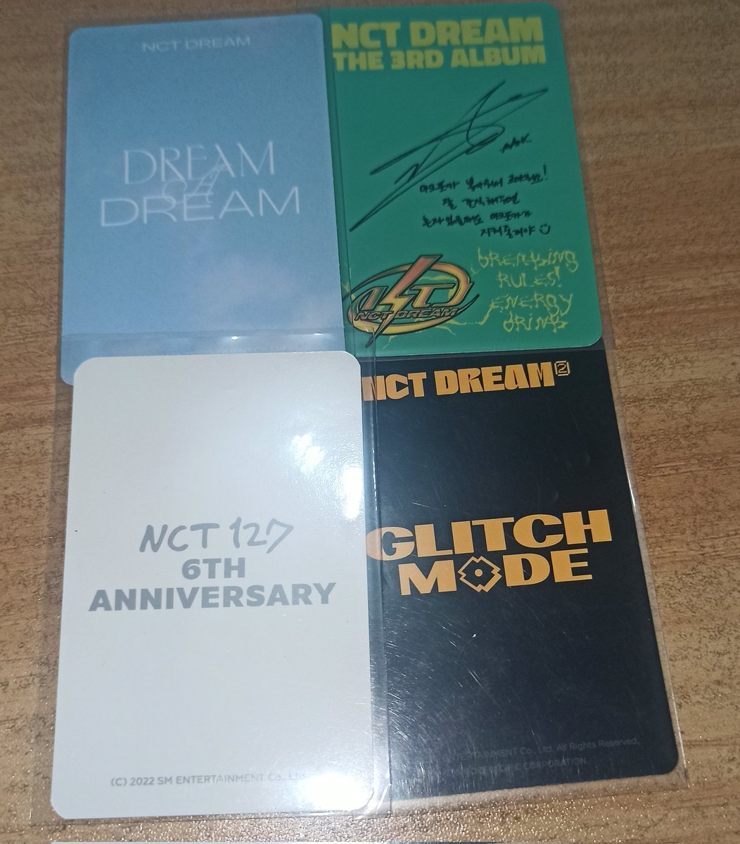 hidupmarkhyuck's tweet photo. GIVEAWAY TIME🥳

Dalam rangka aku lagi seneng, mau GA kecil - kecilan buat 3 orang pemenang

- Taeyong set season greeting 2024 (1 winner)
- random photocard (2 winner)

Rules:
- RT + Like (ga wajib follow tapi kalo mau mutualan boleh)
- rep bebas

end tba https://t.co/CHTKzKbqv5