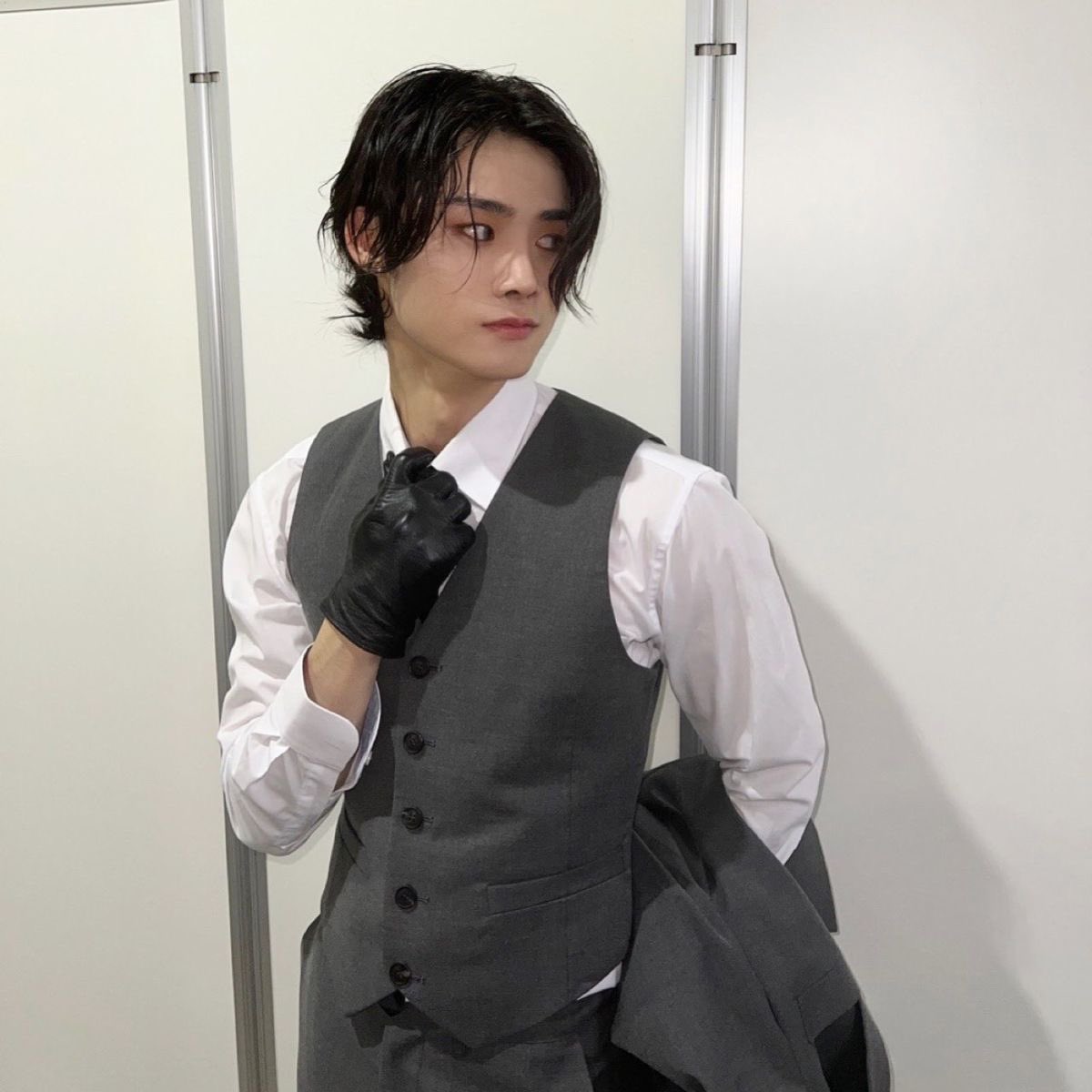 MMsvertion's tweet photo. มาในลุคบอดี้การ์ดซะงั้น

📸 by @SINCH4T0N at #AfterExamParty_ISAH https://t.co/0RHsXfvYp2
