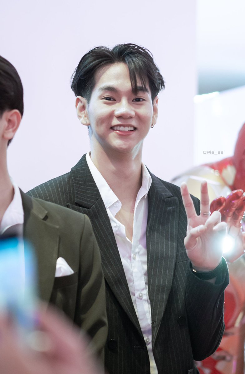 PleSS9988's tweet photo. หากล้องเก่งฝุดๆ🥰
#ohmphat
#ThailandkidsAwards2024
#WELLTHAiLAND https://t.co/onKuQUH4HQ