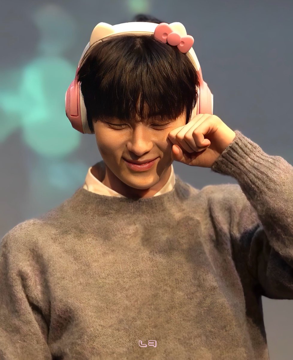 _optimusO8O9's tweet photo. 240106 위드뮤 팬싸

카와이이미냥이^>.<^🎀

#황민현 #HWANGMINHYUN https://t.co/PCbJ3XhNgT