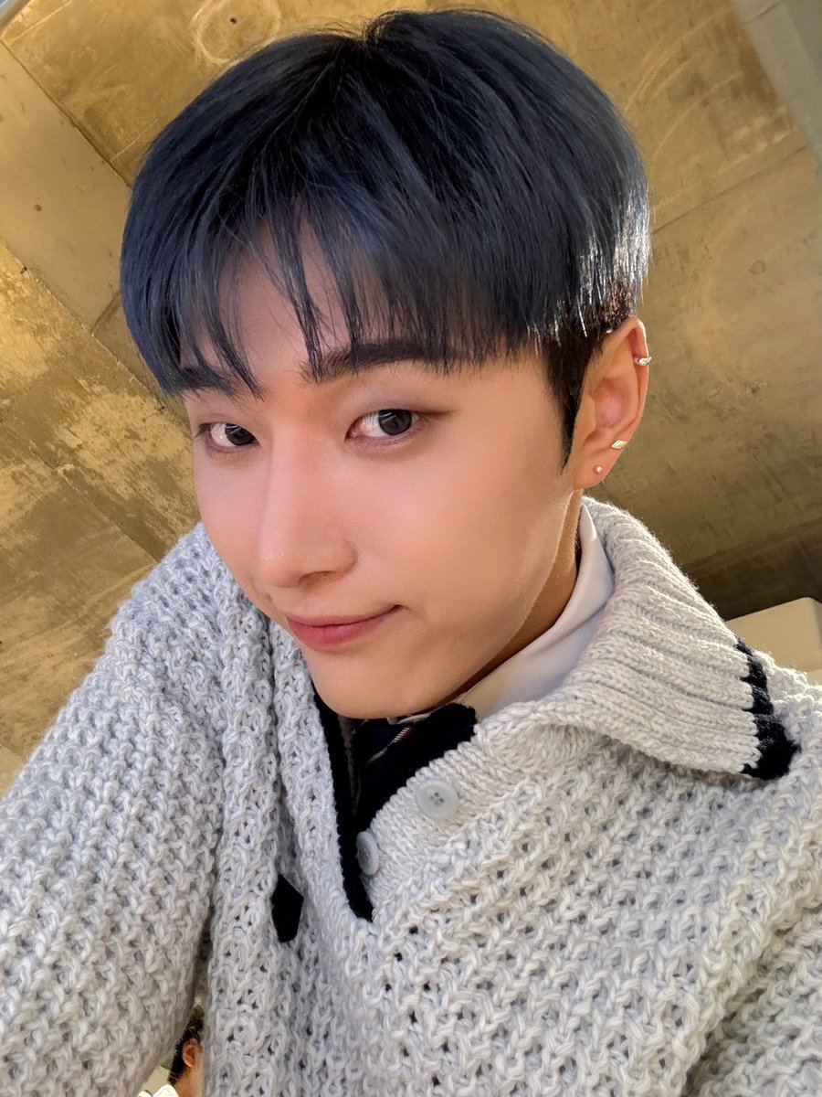 OmegaX_members's tweet photo. [#OX]

'IYKYK' 마지막 팬싸! 
고마웠어🫶

#OMEGA_X #오메가엑스
#재한 #JAEHAN https://t.co/GkkT0QhIl5