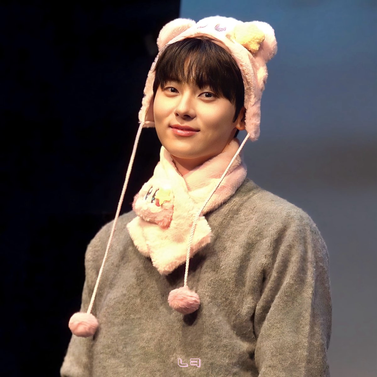 _optimusO8O9's tweet photo. 240106 위드뮤 팬싸

황커비 또 보고싶당(•'-'•)🌟💗

#황민현 #HWANGMINHYUN https://t.co/LWsG9uWnuD
