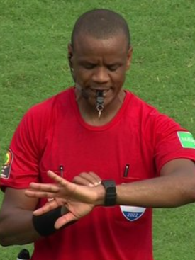 CAN2024FR's tweet photo. 🔚 FIN DU MATCH !

Match nul entre le 🇳🇬 Nigéria et la 🇬🇶 Guinée Equatoriale.

⚽️ 39' | Iban Salvador 🇬🇶
⚽️ 40' | Victor Osimhen 🇳🇬

🇳🇬 1 - 1 🇬🇶 https://t.co/PvAHZiPcMk