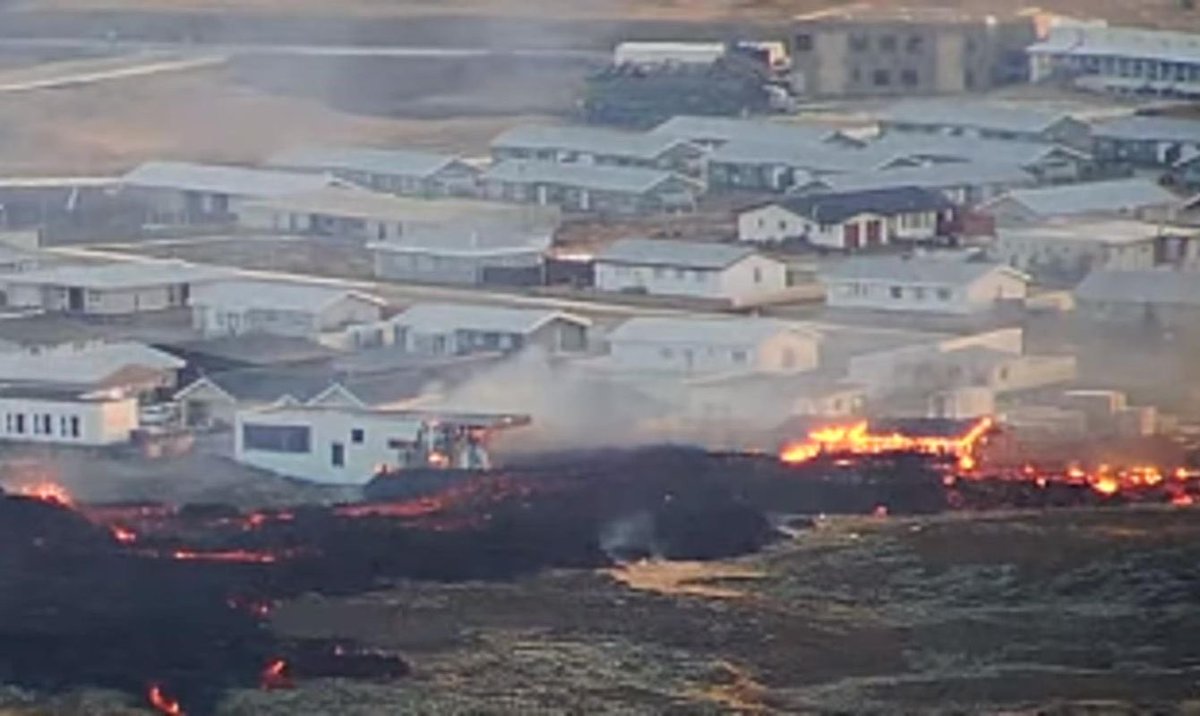 ORGrimsson's tweet photo. The nightmare is with us. The houses in #Grindavik now going under the burning lava. https://t.co/dLPvuxO5mt