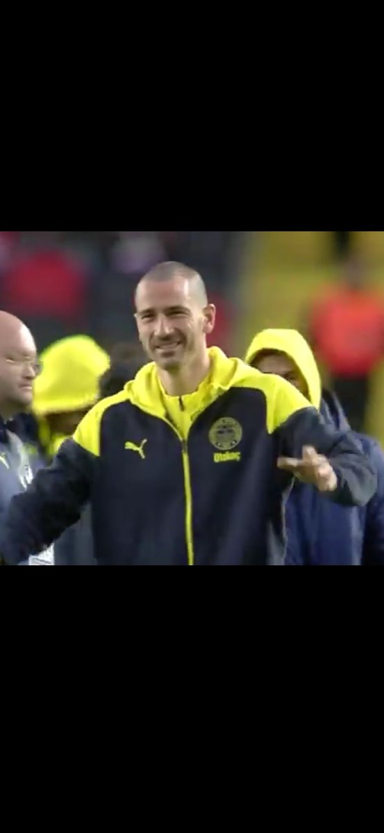 Stadı temizlemeye gelmiş…🙈<a href="/CemOzkoktr/">Cem Özkök</a>