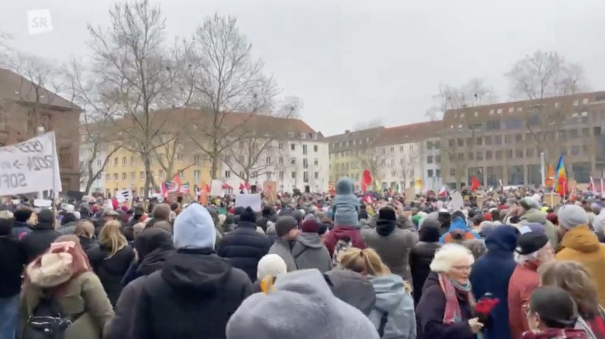 Potsdam – Kiel – Dresden – Saarbrücken. Nicht nur in der Hauptstadt wurde demonstriert. Das Ende der Apathie gegen die AfD. #AfDVerbotJetzt