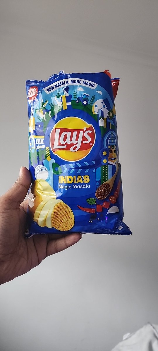 ADDy6128's tweet photo. I never usually post anything but,
This sweet chilly less spicy gender neutral blue baby is not the Blue Lays (Magic Malasa) I know. Please bring back the old Magic Masala flavour and maybe call this a new different name,something like purple lays (Magic Sweet Malasa @LAYS https://t.co/P084wsfeL3