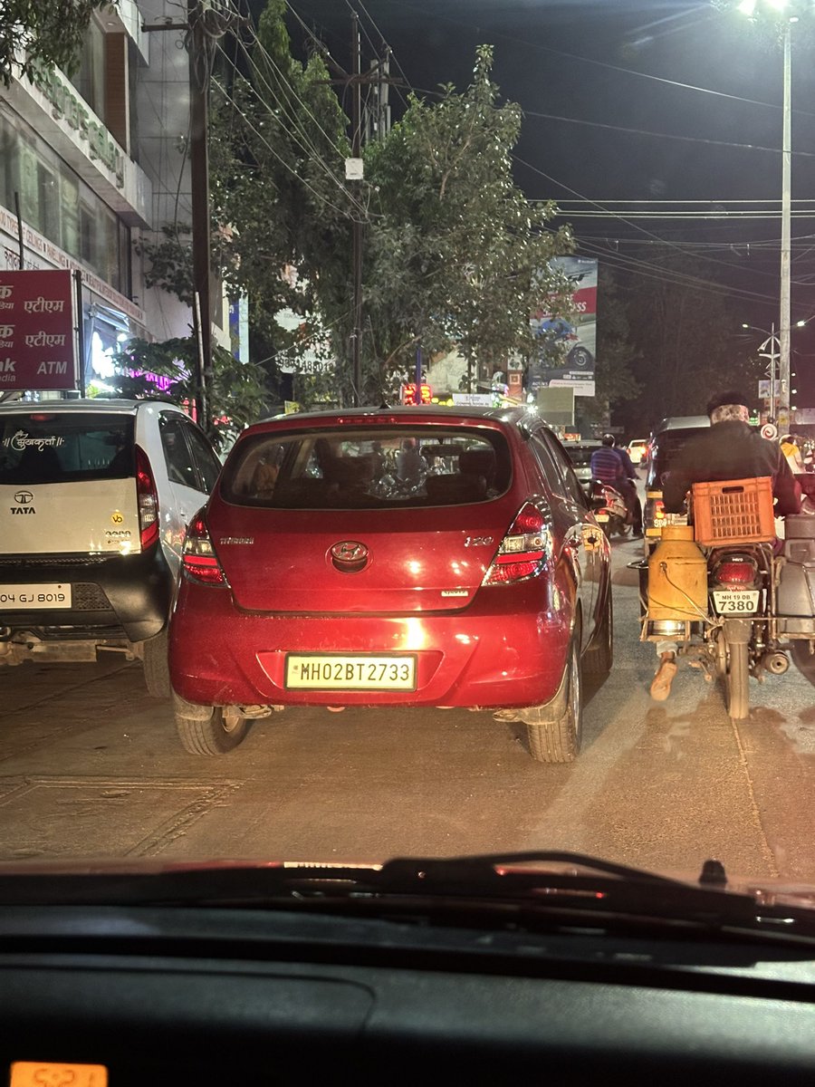 BShreyans's tweet photo. MH02BT2733  please take appropriate
action this guy he has literally on the busy street causing nuisance to common public and causing bottle neck road at college road nashik @nashikpolice @NashikTraffic @TOINashikNews @IGPNashikRange https://t.co/QqOBAwef1A