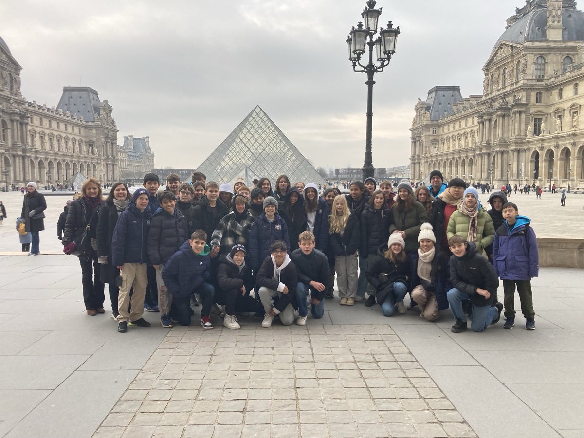 JuniorFreemens's tweet photo. We’re seeing all the most important, beautiful and iconic spots. But the U3s seem to have different skies … https://t.co/VZpq9NQMqA