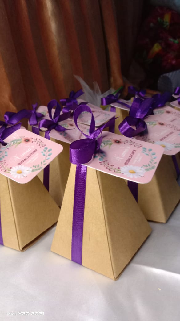 aromatic_flames's tweet photo. A bridal shower giveaway! 🎊❤💅

DM to get yours.
#scentedcandles 
#aroma
#decorcandles
#aromaticambiance https://t.co/SrWZ2XpXOC