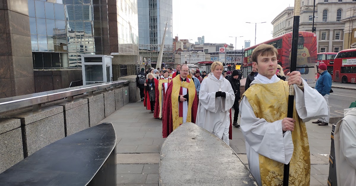 mrsredboots's tweet photo. The Blessing of the River Thames https://t.co/lqA9gAHvsy https://t.co/HwuSHR1Y2L