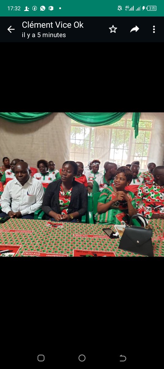 mbonisaac5's tweet photo. Ubuserukizi bwa @CnddFdd muntara yagutse  ya Bujumbura buserukiwe na SPA Hon Dieudonné NAHIMANA  kuruyu wa 14/1/2024 bwagendeye abagumyabanga bo muri komine muhuta aho babahamagariye kubumbatira amahoro n'umutekano,kwuzuzanya ,kwitaho ibikorwa vy'iterambere,gukomeza umugambwe https://t.co/UcwvMHK0Wv
