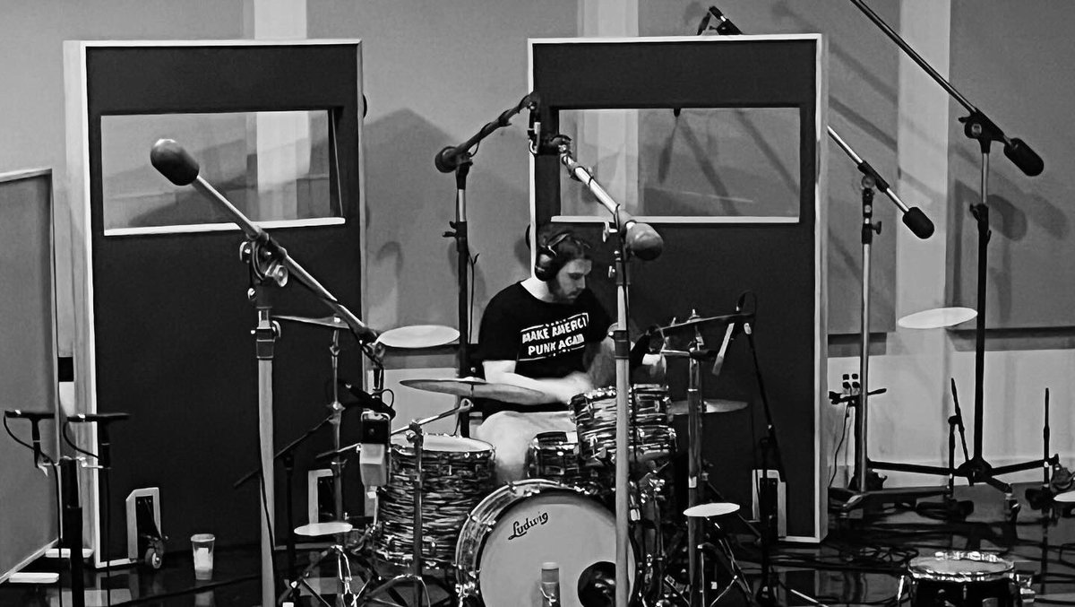 deerfieldsband's tweet photo. Here it cooooooomes. . .
#TheWindUp #Deerfielss #NewArtist #NewMusic #Creative #rockmusic https://t.co/7oexjHx1UT