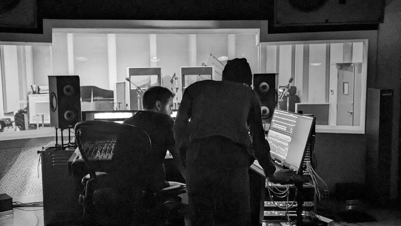 deerfieldsband's tweet photo. Here it cooooooomes. . .
#TheWindUp #Deerfielss #NewArtist #NewMusic #Creative #rockmusic https://t.co/7oexjHx1UT