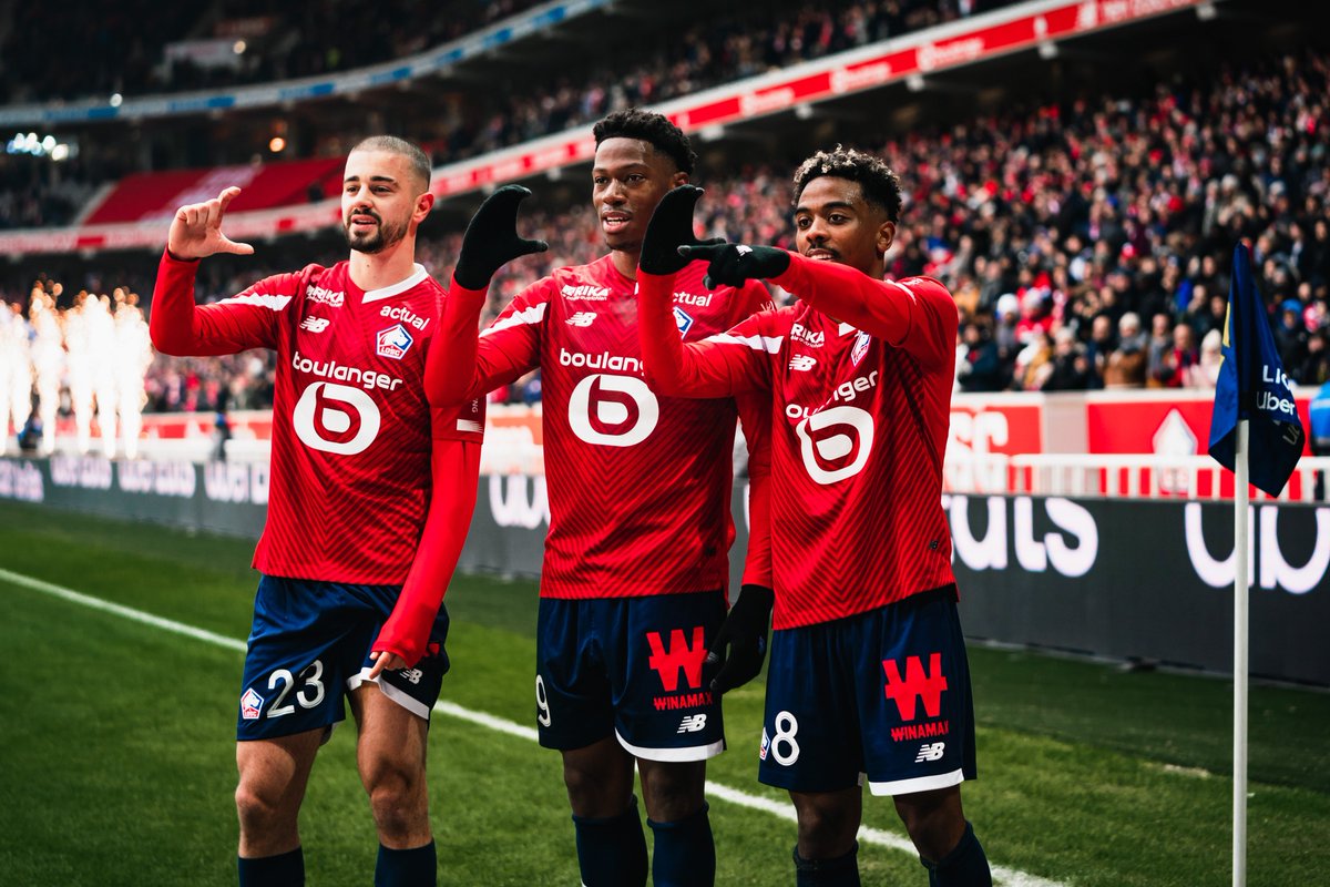 Il y a quelques jours, Edon Zhegrova, Jonathan David et Angel Gomes ont rendu visite à un enfant malade, César, et lui ont promis de faire une célébration pour lui. Chose faite cet après-midi ! 🤩❤️

Le genre d'histoires qui nous font kiffer ce sport 🥹

(📸 <a href="/LePetitLillois/">Le Petit Lillois ⚜️</a>)