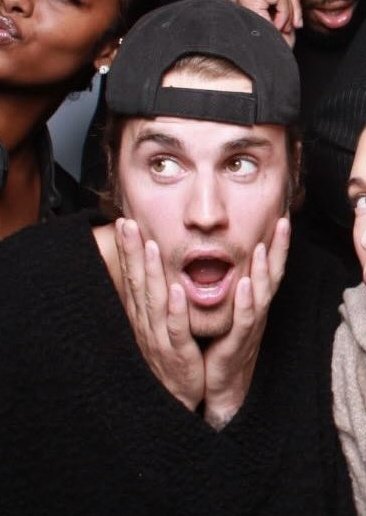 availablebiebzs's tweet photo. he turns 30 this year https://t.co/VIQXSOP6UO