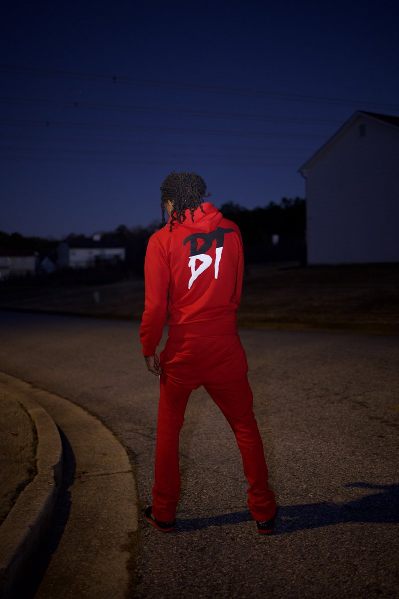 _Zyaann's tweet photo. put this shit on my back taking whatever come wit it 🖤 https://t.co/MwjwTcUoBj