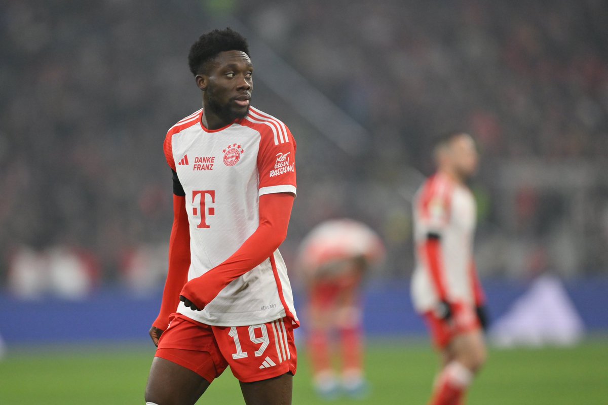 🚨⚪️ Alphonso Davies and Real Madrid move? Bayern director Freund: “Phonzy has a contract with us until 2025”.

“I am convinced that he really enjoys playing for FC Bayern. We would really like him to stay at Bayern longer. We will have talks”, told BILD.