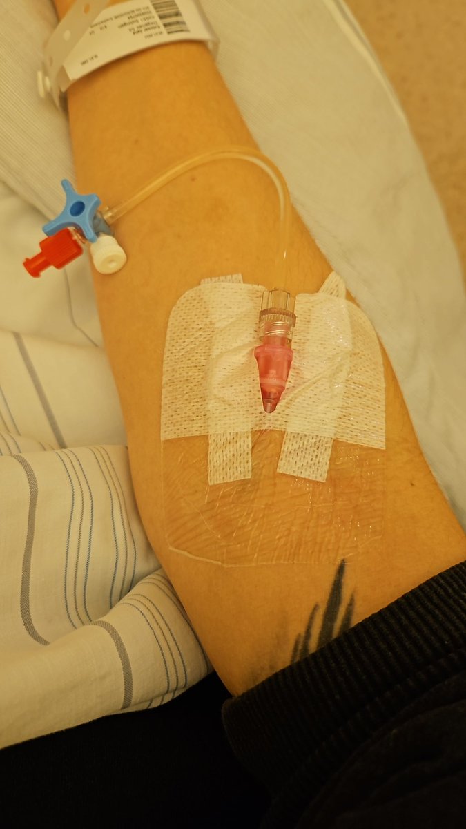 MrsLydiadeetz's tweet photo. 1 Woche und 1 Tag! #comebackstronger #notOP #Krankenhaus https://t.co/hirNBDkbqn
