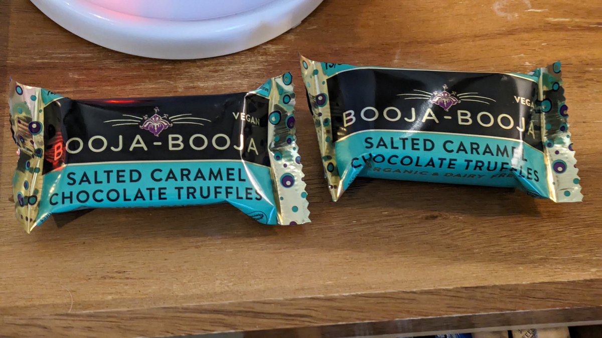 ⓋeganOliⓋe tweet media