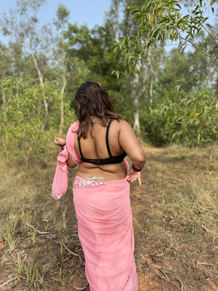 MeghaDasGhosh1's tweet photo. Love me from the back 👅👅❤️❤️ https://t.co/awk7suro7V