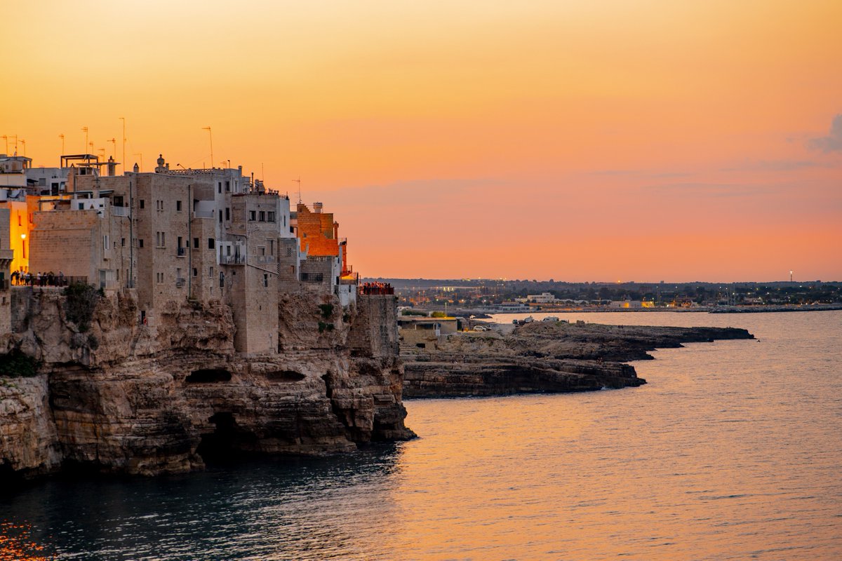 A serene #sunset in #Puglia. Puglia, a southern region forming the heel of Italy’s “boot,” is a region of golden beaches and crystal-clear waters, intense flavours and fascinating destinations. Tagging @LiveaMemory, @sl2016_sl, @leisurelambie & @FitLifeTravel for #SundaySunsets