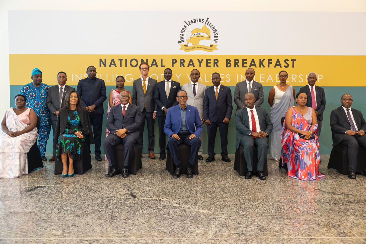 AYLF_Rwanda1's tweet photo. In Matthew 20:25 Jesus tells His disciples that leaders should not exercise authority over people. Instead, whoever wants to become great must lower himself to be a servant. Thank our president @PaulKagame for being such humble. again thx to our patron &amp; founder @TimKreuter https://t.co/uWFKD5Dcau
