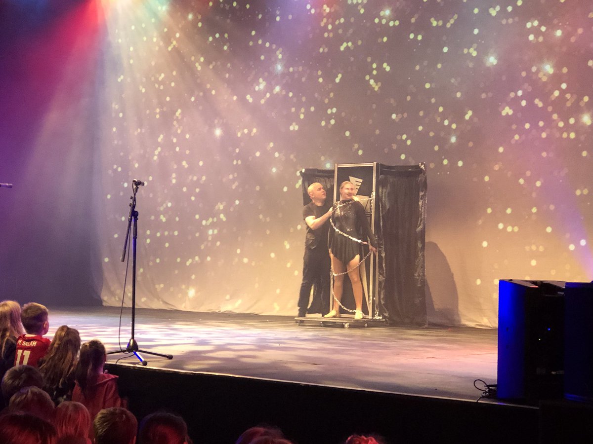 takepARTVC's tweet photo. . @MagicLightPro yn y diweddglo / in the finale https://t.co/wShL8SQXbn