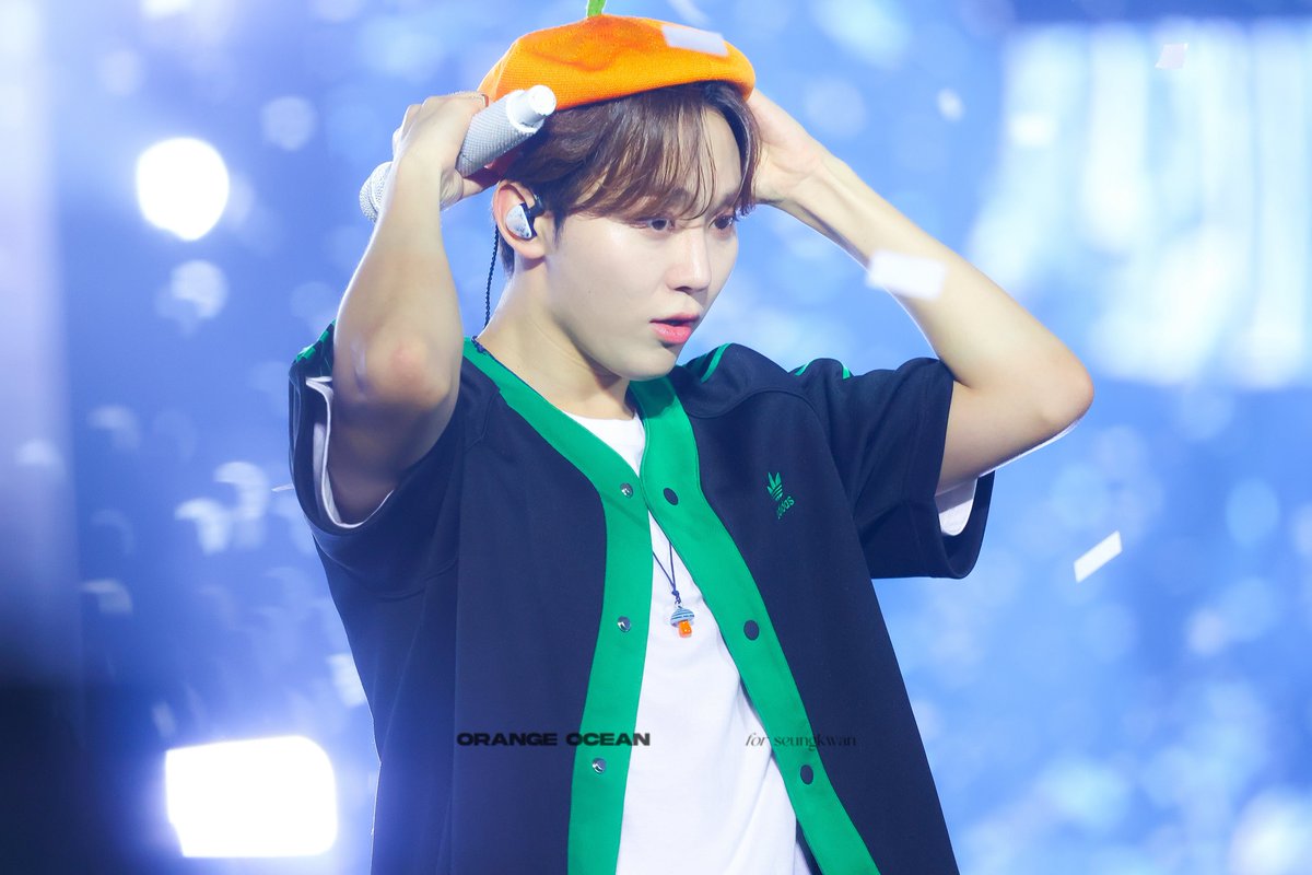 orangeocean116's tweet photo. 240114 FOLLOW 불라칸

#승관 #SEUNGKWAN #スングァン #세븐틴 #SEVENTEEN https://t.co/P2t6651lku