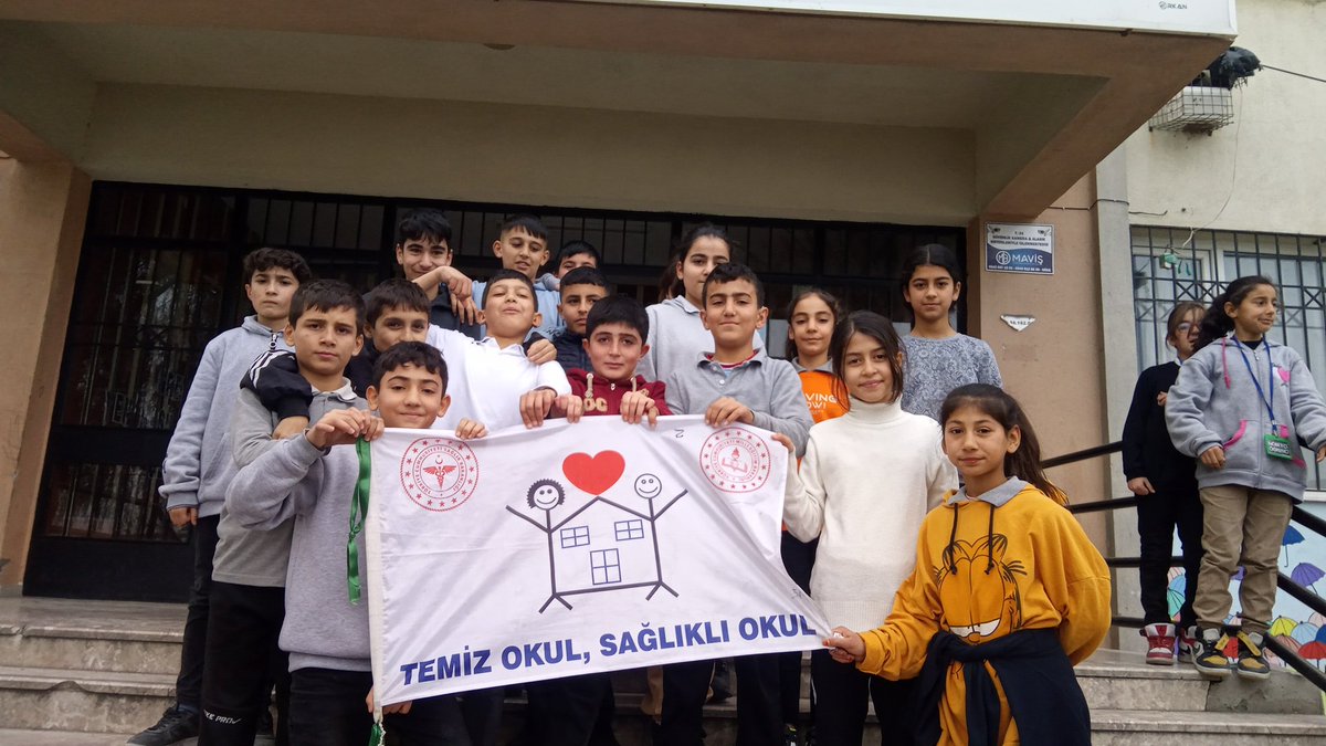 #6ASınıf öğretmenimiz ve öğrencilerimizi tebrik ederiz👏 #beyazbayrak
#entemizsınıf
<a href="/tcmeb/">Millî Eğitim Bakanlığı</a>
<a href="/Aydin_MEM/">Aydın İl Millî Eğitim Müdürlüğü</a> 
<a href="/SokeKaymakam/">Söke Kaymakamlığı</a> 
<a href="/sokemem/">Söke İlçe Milli Eğitim Müdürlüğü</a> 
<a href="/yapiciserafetin/">Şerafettin Yapıcı</a> 
<a href="/cengizaydin36/">Cengiz Aydın</a> 
<a href="/BahattinTr1/">Bahattin Tör</a> 
<a href="/xxxAkay1/">Mehmet Can AKAY</a> 
<a href="/BurcuByktorul2/">Burcu Büyüktoğrul</a>
<a href="/melihaltinok/">Melih Altınok</a>