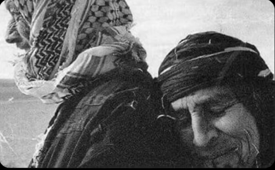q5u7_'s tweet photo. سود الليالي هينّه لا تحاتين
إذا على سود الليالي عوافي

يخوّفك درب الشقى لاتخافين 
لا صرت أنا ماني بموجود خافي

على هواك و سوي اللي تسوين 
أنا بوجه الضيم .. وأنتي خلافي . https://t.co/hf5MlLJhQ9