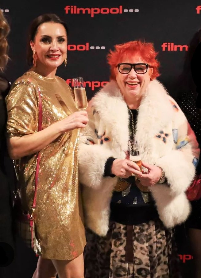 Tijen war übrigens auch auf der Filmpool-Weihnachtsfeier!#BarbaraSalesch