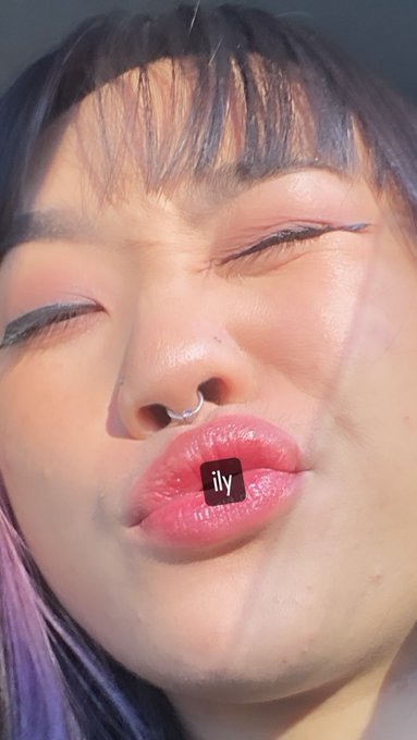 Kisses💋 https://t.co/YO1KYTEmig<a href="/tag/mvsales"class="tags"><span>#mvsales</span></a>
