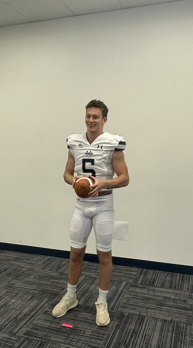 Leighton Scott (@leightonscott14) on Twitter photo After a great official visit, I’m blessed to receive an offer from the prestigious Colorado School of Mines! Thank you <a href="/coach_sterbick/">Pete Sterbick</a>, <a href="/CoachAMakransky/">Anthony Makransky</a>, and <a href="/coachTthomas6/">Tripp Thomas</a> for the amazing opportunity! God is great! After a great official visit, I’m blessed to receive an offer from the prestigious Colorado School of Mines! Thank you <a href="/coach_sterbick/">Pete Sterbick</a>, <a href="/CoachAMakransky/">Anthony Makransky</a>, and <a href="/coachTthomas6/">Tripp Thomas</a> for the amazing opportunity! God is great!