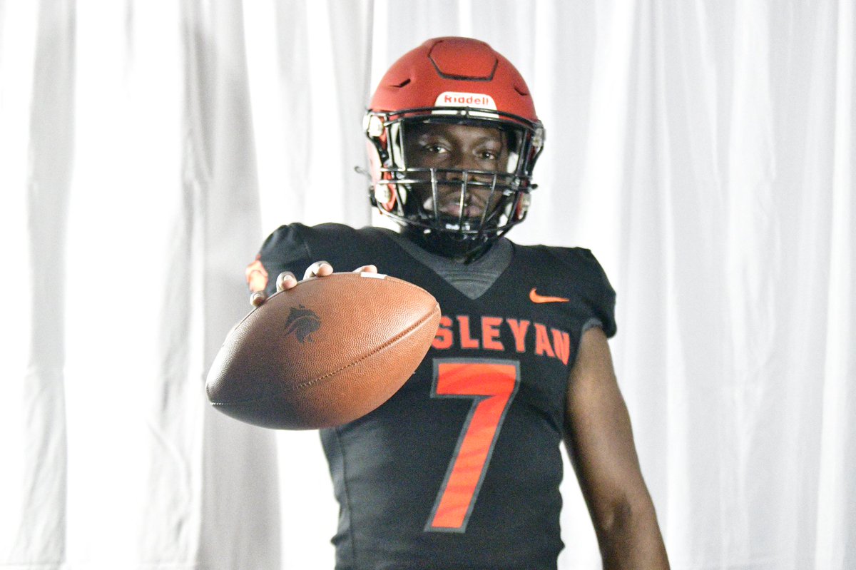 Lord I thank you for this blessing that you bestowed unto me. Thank you coach <a href="/Martind_Gator/">Dwayne Martin</a> for this opportunity, I will not let you down. Thank you to <a href="/CoachEricDixon/">Eric Dixon</a> for recruiting me from a bad situation at a post-grad school to ECC. 
NOW LETS GET TO WORK!
#Committed