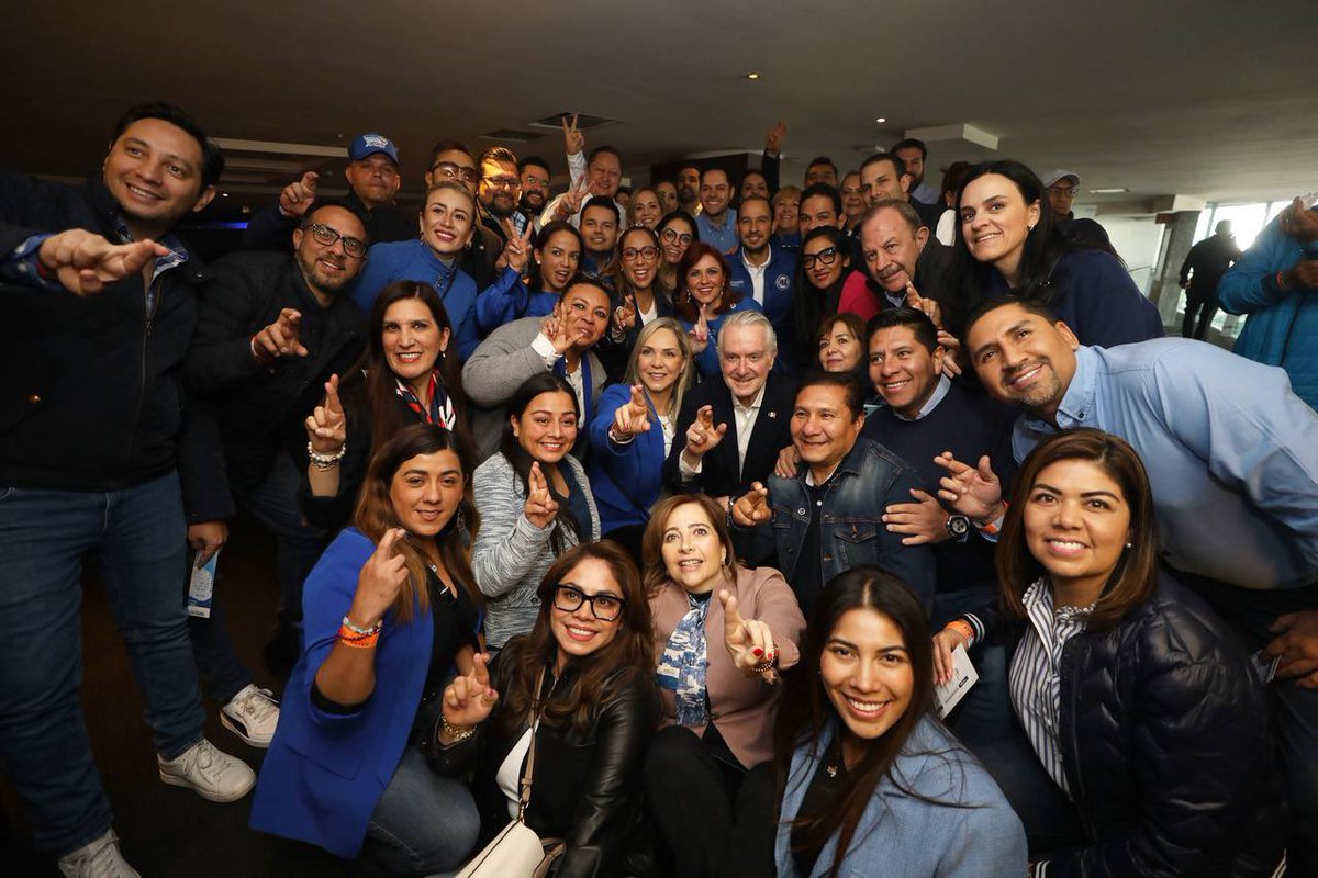 MarkoCortes's tweet photo. Estamos unidos, fuertes y listos para ganar la presidencia con @XochitlGalvez y seguir defendiendo a México.

#MéxicoVaConX
#CambiemosElRumbo https://t.co/6RPWr5MYJH
