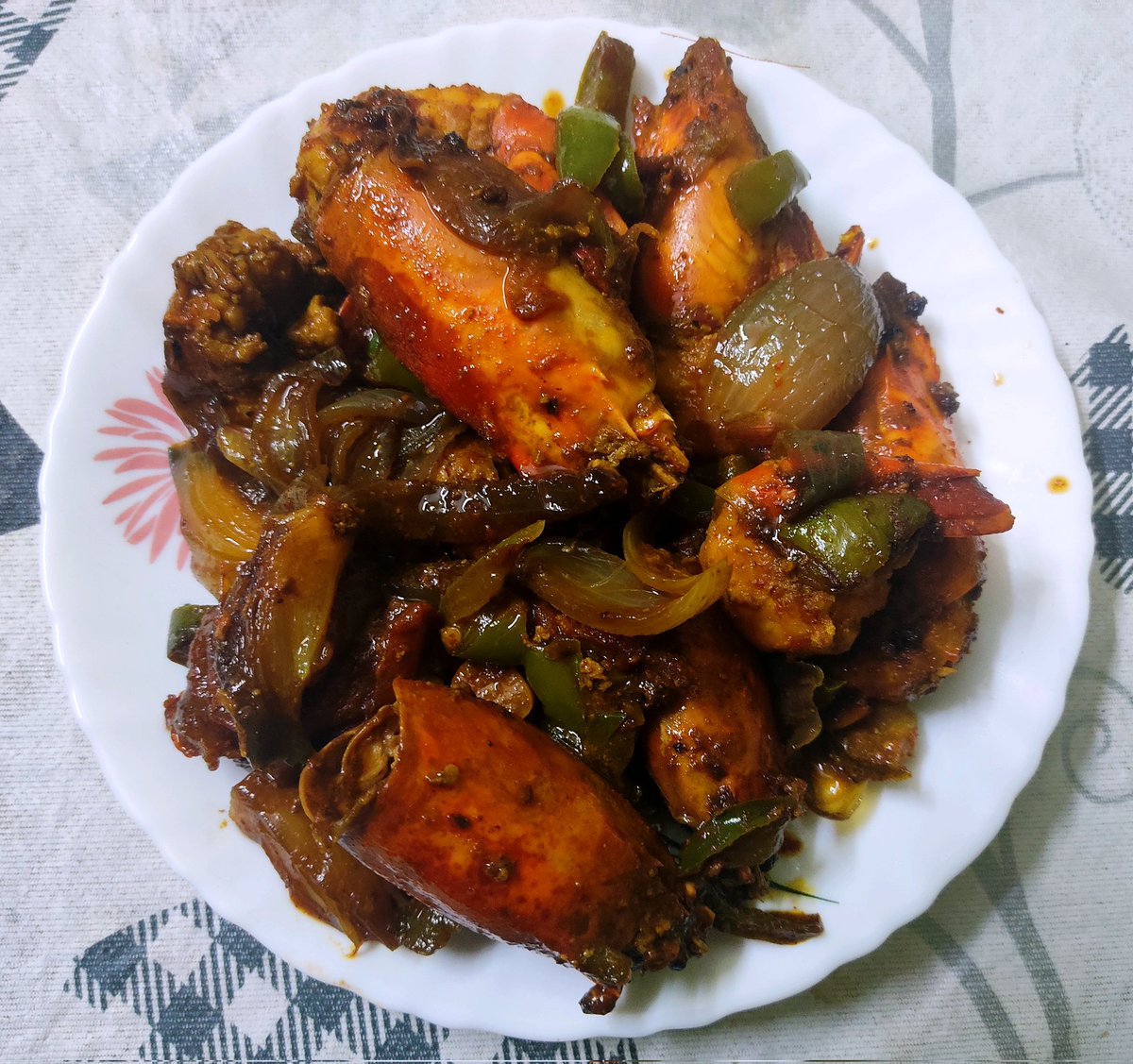 Nivedita_Odisha's tweet photo. Chilli Prawn😍😍
#chilliprawn #prawnrecipe #Foodie #foodworld #sambalpur #Odisha https://t.co/Dype5yzZhj