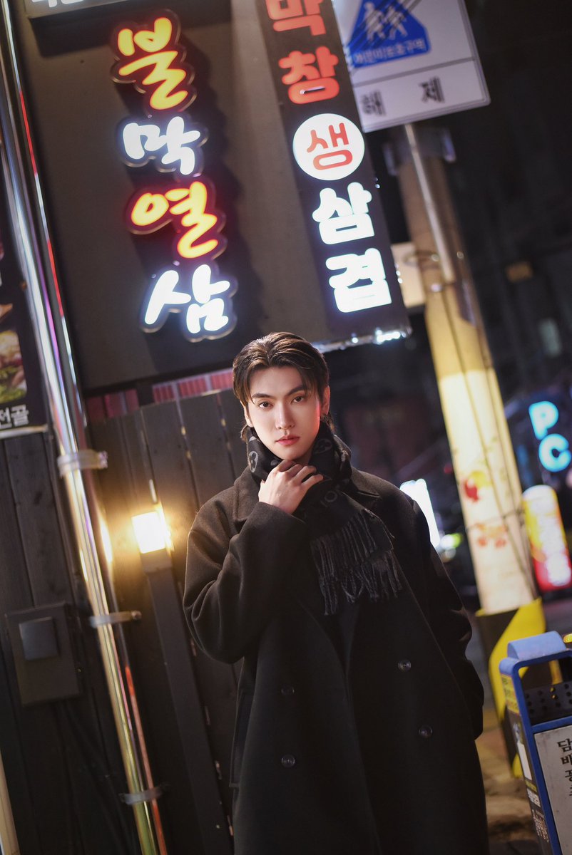 Bossckm_'s tweet photo. Walking on the street♠️ 

#Bosschaikamon #ShawtyBoss #BoNoh https://t.co/ZlJCpB5f63