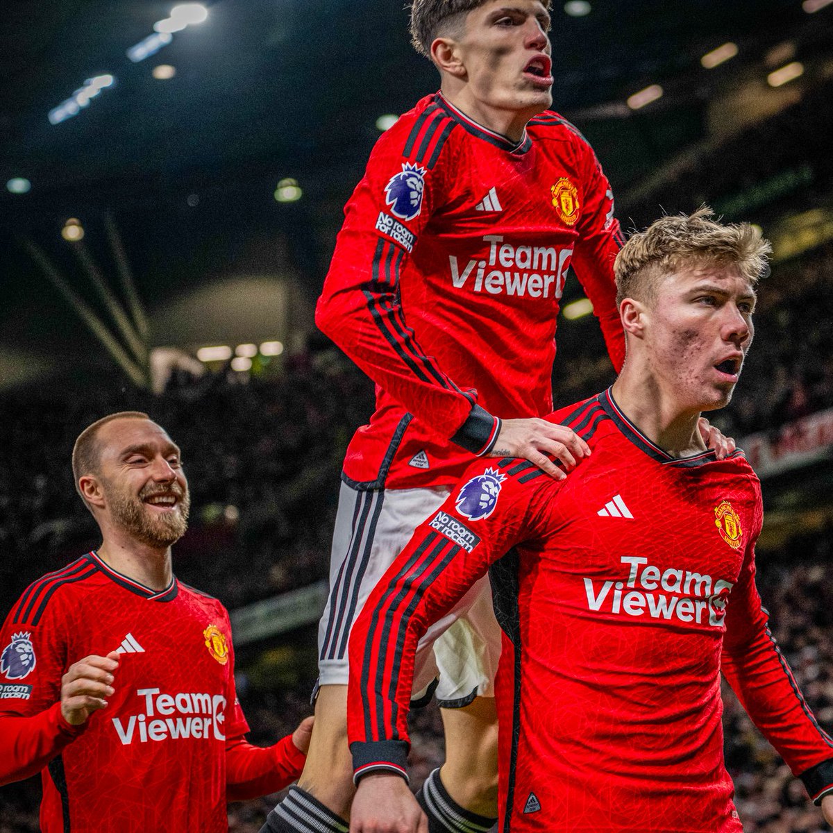 ManUtd's tweet photo. Off to a flyer! ⚡️

#MUFC || #MUNTOT https://t.co/khTfUiLSWK