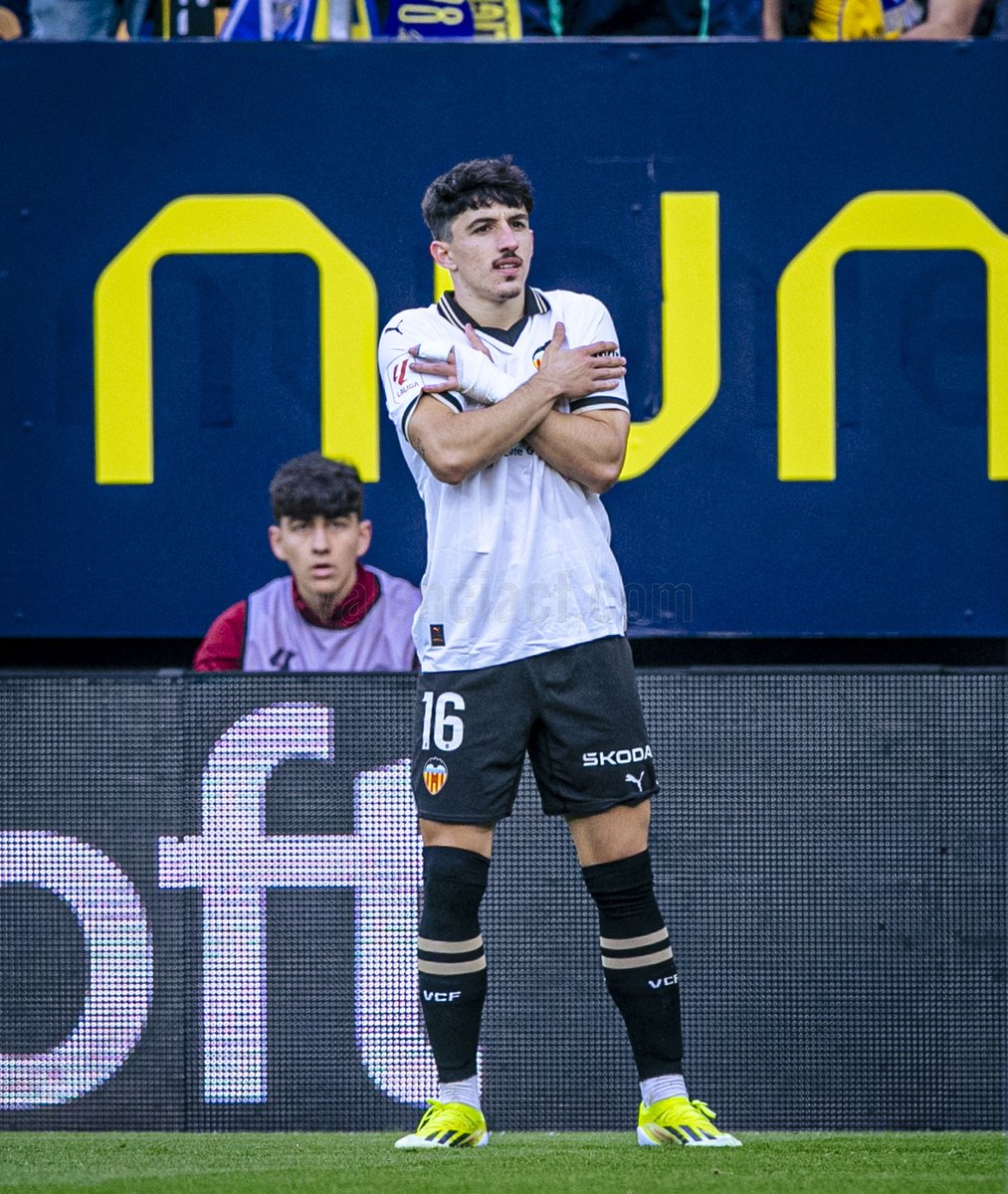 valenciacf's tweet photo. ICE, FRÍO, HIELO

🥶 @Diegolopez_n9 

#CádizValencia 🟡🦇
#ADNVCF https://t.co/rSgjDElH85
