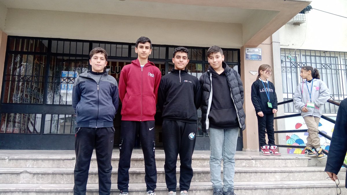 #Örnek davranış gösteren öğrencilerimizi tebrik ediyoruz👏👏👏
<a href="/tcmeb/">Millî Eğitim Bakanlığı</a>
<a href="/Aydin_MEM/">Aydın İl Millî Eğitim Müdürlüğü</a> 
<a href="/SokeKaymakam/">Söke Kaymakamlığı</a> 
<a href="/sokemem/">Söke İlçe Milli Eğitim Müdürlüğü</a> 
<a href="/yapiciserafetin/">Şerafettin Yapıcı</a> 
<a href="/cengizaydin36/">Cengiz Aydın</a> 
<a href="/BahattinTr1/">Bahattin Tör</a> 
<a href="/xxxAkay1/">Mehmet Can AKAY</a> 
<a href="/BurcuByktorul2/">Burcu Büyüktoğrul</a>
<a href="/melihaltinok/">Melih Altınok</a>