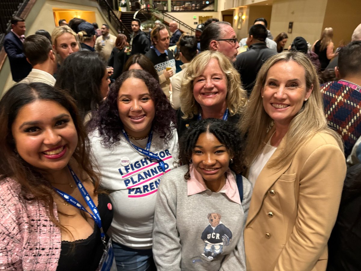 KatrinaFoley's tweet photo. Did you know of 52 Congressional representatives in California, only 17 are women.  And 4 of the women retire after this year.  I’m working this cycle to elect these women Democrats to Congress in California.  Please follow, share, volunteer &amp; vote @joannajweiss @allysonforCA https://t.co/CQeIldlWZb