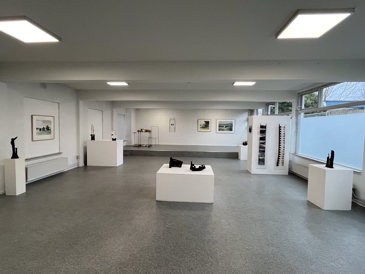 Een nieuwe voorzitter en een nieuwe tentoonstelling. Liset Moerdijk is de nieuwe voorzitter van Museum Nagele en haar eerste actie voor publiek was het openen van de tentoonstelling ‘Onderweg’ met werk van Ardi Brouwer en Marchien Cordes. Te zien vanaf donderdag 18 januari