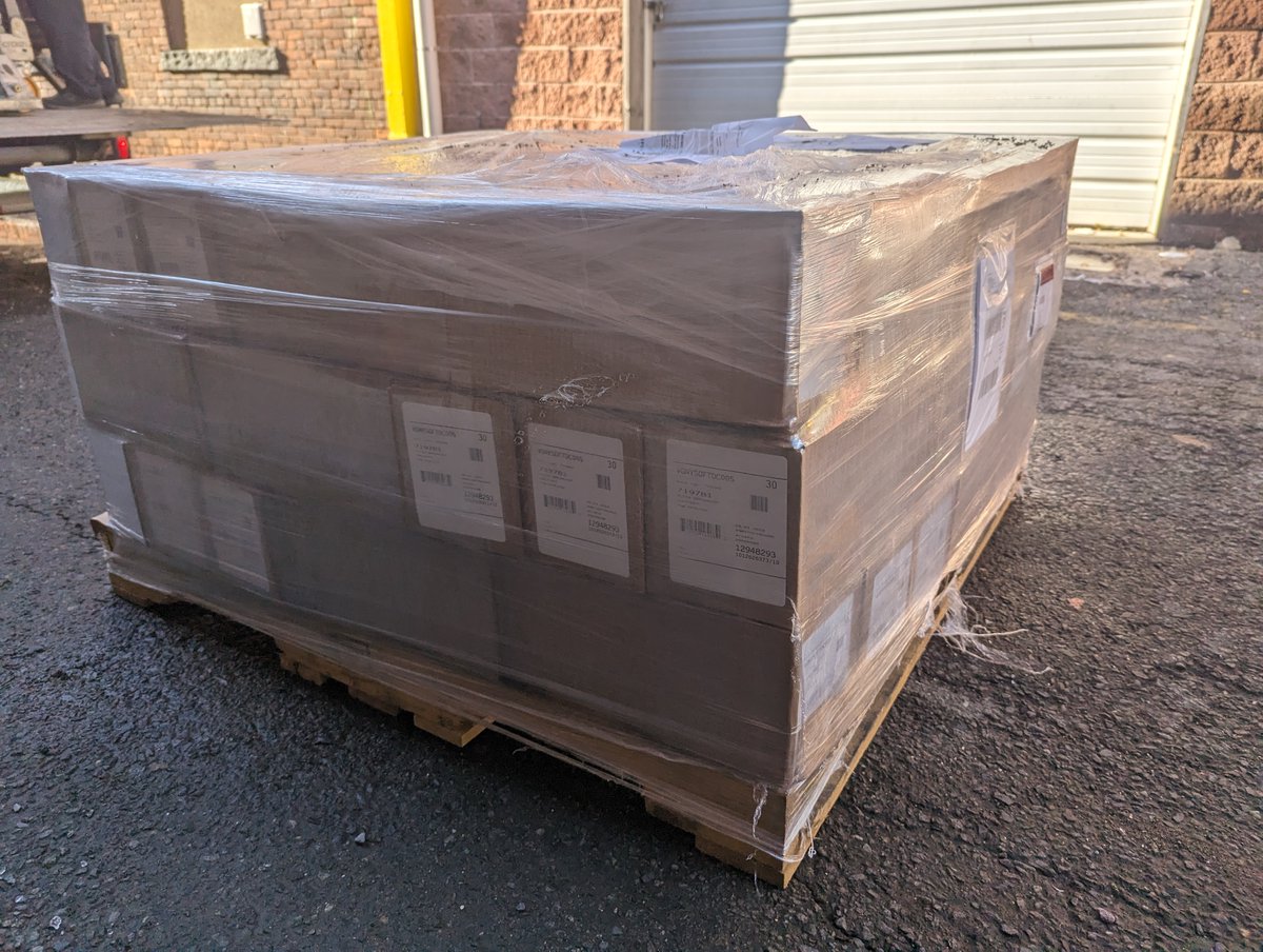 VGNYSoft's tweet photo. Shipment arrived. Ploid and Reknum start shipping. #indiegames #dreamcast #dreamcastindies #physicalgames https://t.co/C19KjLnuma