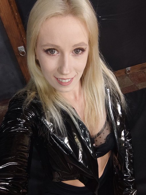 Hey guys 😘 check out the links➡️ https://t.co/9MMhVaF1mO &amp; https://t.co/sdiS8kKsmE  @clips4sale  if you<a href="/tag/smile"class="tags"><span>#smile</span></a><a href="/tag/bdsm"class="tags"><span>#bdsm</span></a><a href="/tag/follow"class="tags"><span>#follow</span></a><a href="/tag/sexy"class="tags"><span>#sexy</span></a><a href="/tag/blonde"class="tags"><span>#blonde</span></a><a href="/tag/fetish"class="tags"><span>#fetish</span></a><a href="/tag/rt"class="tags"><span>#rt</span></a>