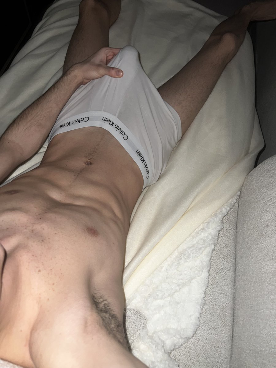 Help i’m so hard my Calvin is gonna break😅😅RT if you would help me..😈onlyfans.com/frenchdick18