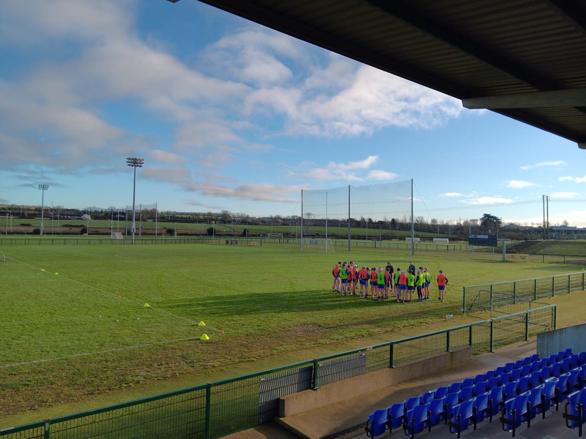 WaterfordGAACG's tweet photo. A huge thanks to our Under-15 Football and Hurling #DevelopmentSquads for playing their part in this morning's brilliant initiative, also to @ArenaSETU for hosting, much appreciated 👍👏 @triciagaa @deisedreamer #Future #HeadsUpHurlingAndFootball #Positivity #GAA ⚪️🔵🏑🏐 https://t.co/r2COGFUYZP