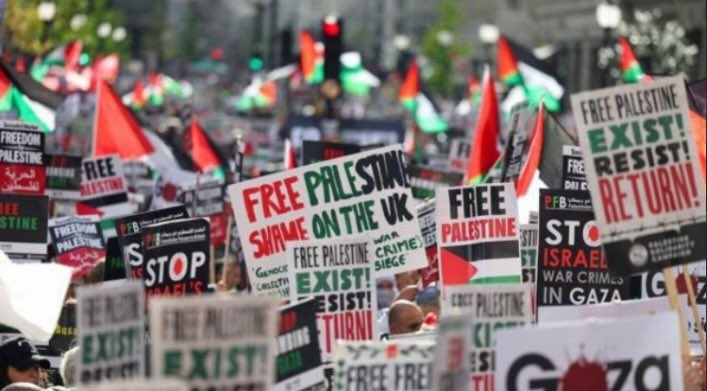 Alaa247267's tweet photo. " When you need thousands of demonstrations to convince people that killing children is a bad thing , then you will know that humanity has been destroyed "

" عندما تحتاج إلى آلاف المظاهرات لتقنع الناس أن قتل الأطفال أمر سئي ، هنا سوف تعرف أن الإنسانية قد تدمرت "

#FreePalestine https://t.co/asVfcVNCyD
