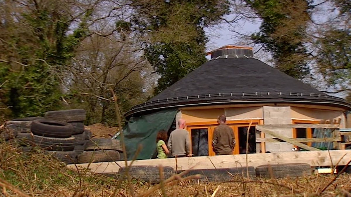 PlacesSpacesTV's tweet image. See this house's magical transformation! We've never seen such a beautiful, sustainable home! #GrandDesignsUK #PlacesandSpaces