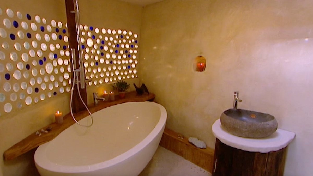 PlacesSpacesTV's tweet image. See this house's magical transformation! We've never seen such a beautiful, sustainable home! #GrandDesignsUK #PlacesandSpaces